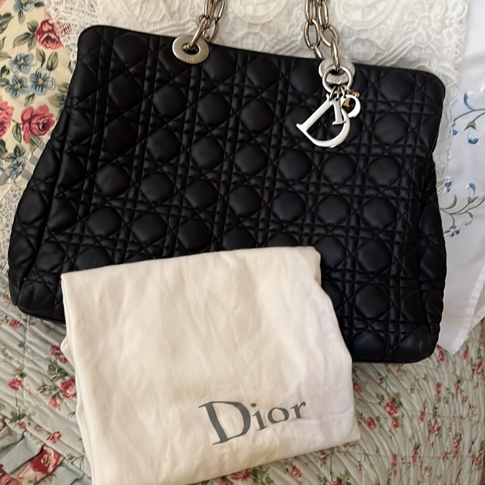 DIOR PURSE  LIKE NEW CONDITION - Picture 9 of 16